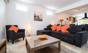 Living area - Villa in Algarve With Private Pool Views (Loulé)