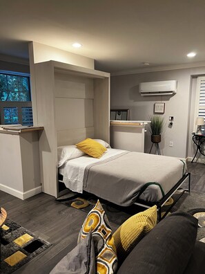 1 bedroom, WiFi, bed sheets - Charming studio apartment in Charlotte complete withTV and WiFi
Close to uptown (Charlotte)
