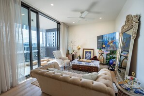 Living area - Quirky & Stylish Apartment in West Village — Walk to River & BNE CBD (West End)