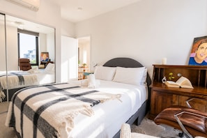 2 quartos, ferros/tábuas de passar roupa, Wi-Fi, roupa de cama