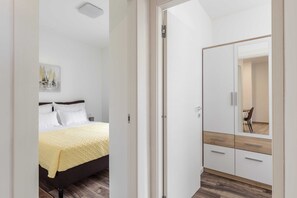 Apartment | 3 bedrooms, iron/ironing board, bed sheets - 2 Bedroom Apartment With Balcony (Solin)