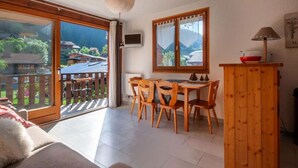 Unclassified image, 2 of 3, button - Marquis 5 A Stone's Throw From the Village Center and the Shuttle Stop, a Lovely One-bedroom Apartment (Morzine)