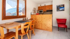 Unclassified image, 3 of 3, button - Marquis 5 A Stone's Throw From the Village Center and the Shuttle Stop, a Lovely One-bedroom Apartment (Morzine)