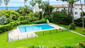Outdoor pool - Apartments for 4 People (Cannes)