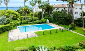 Outdoor pool - Apartments for 4 People (Cannes)