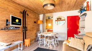 Living area - Apartment in Vars at the Foot of Slopes (Vars)