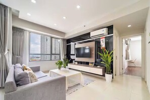 Egyptian cotton sheets, premium bedding, down duvets - Bluesky Masteri Thao Dien Residence (An Khanh)