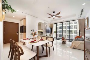 Family Suite, 3 Bedrooms, Akses Club Lounge, City View | Pemandangan dari bilik