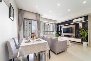 Egyptian cotton sheets, premium bedding, down duvets - Bluesky Masteri Thao Dien Residence (An Khanh)