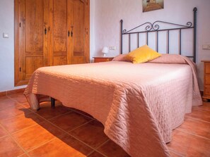 Iron/ironing board, free WiFi, bed sheets - Alquiler de chalet en el Palmar  (Vejer de la Frontera)