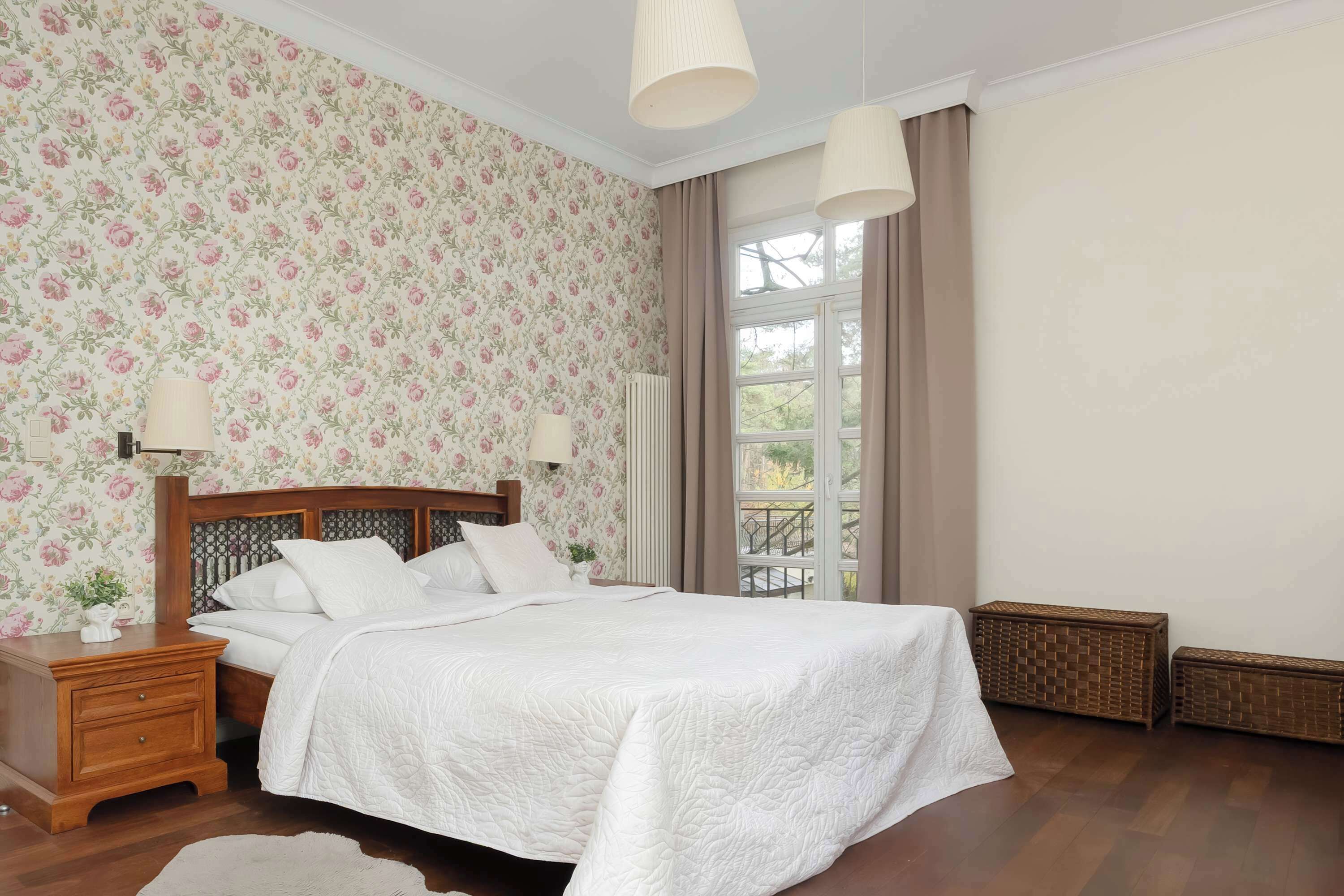 7 camere, una scrivania, ferro/asse da stiro, culla da viaggio