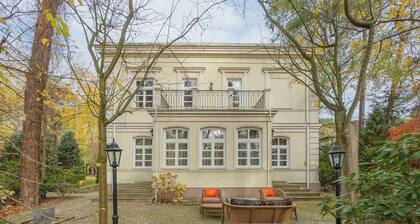 Chylicka 61 | Konstancin Jeziorna | Luxury Villa | SPA | Jacuzzi | Sauna | Home