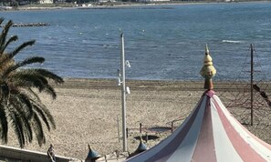 Beach - Apartment in Grau du Roi With Sea Views (Le Grau-Du-Roi)