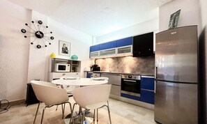 Fridge, microwave, oven, dishwasher - 2-room Apartment - Sleeps 2/3 - Greoux-les-bains (Gréoux-les-Bains)