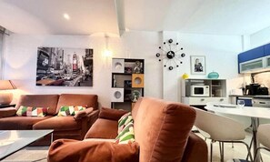 Living area - 2-room Apartment - Sleeps 2/3 - Greoux-les-bains (Gréoux-les-Bains)