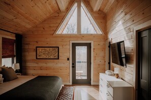 2 bedrooms, iron/ironing board, free WiFi, bed sheets - NEW A-Frame - Mountain Views + Hot Tub+EV Charger (Sevierville)