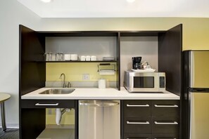 Fridge, microwave, dishwasher, coffee/tea maker