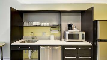 Fridge, microwave, dishwasher, coffee/tea maker