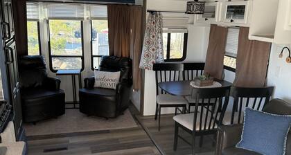 Beautiful trailer with Panoramic desert view