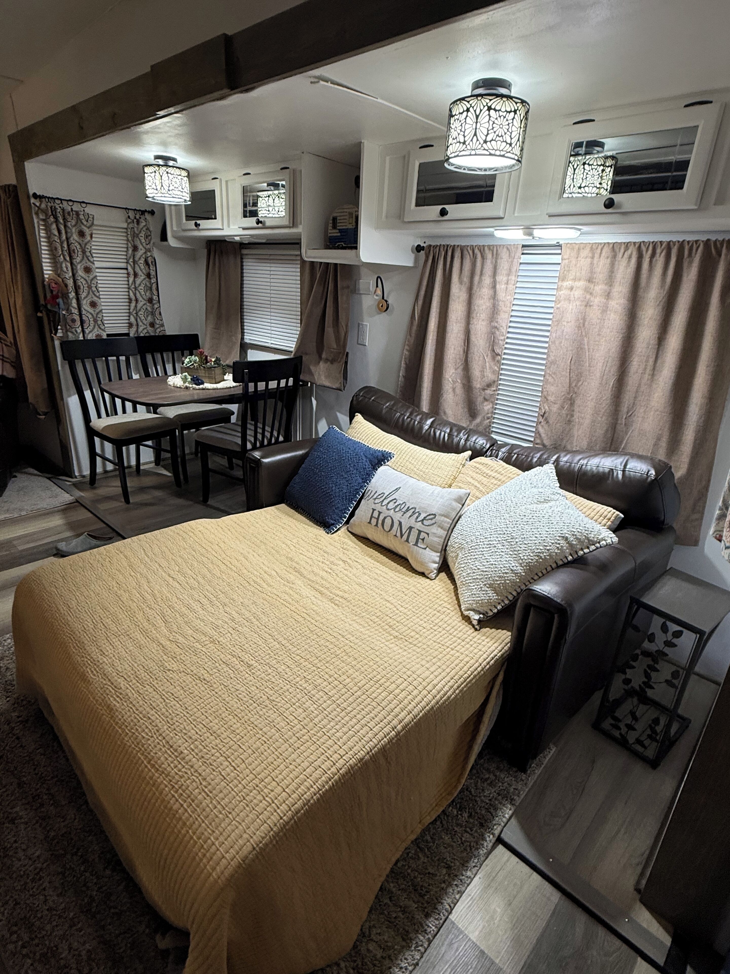 1 slaapkamer, een strijkplank/strijkijzer, gratis wifi, beddengoed