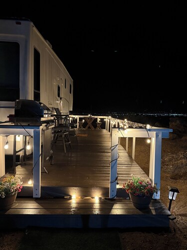 Beautiful trailer home on 20 acres. Panoramic desert views 18 min from Route 66