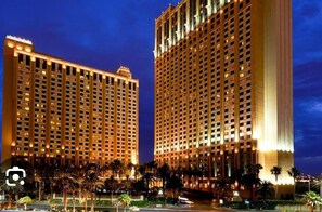 Exterior - 1/1 Studio Plus AVAILABLE for F1 weekend! (Las Vegas)