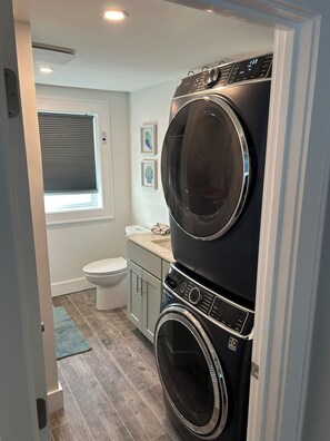 Interior - Wonderful 4-bedroom apartment with AC in peaceful Saco (Saco)