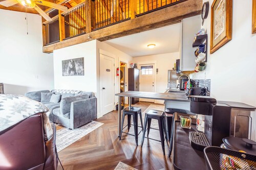 DV166-Cozy Bungalow! Pets Ok, Breweries/Skiing!