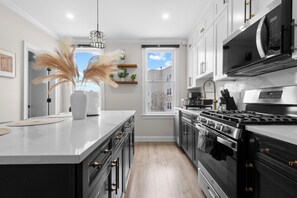 Paper towels - Modern 3BR Near NYC + MetLife • Sleeps 8 + Parking (Union City)