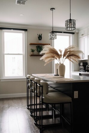 Paper towels - Modern 3BR Near NYC + MetLife • Sleeps 8 + Parking (Union City)