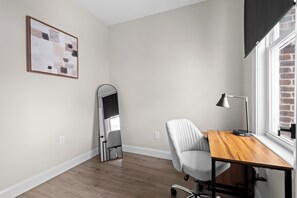 Interior - Modern 3BR Near NYC + MetLife • Sleeps 8 + Parking (Union City)