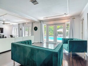 Living area - Urban Retreat in Orlando (Orlando)