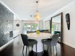 Dining - Urban Retreat in Orlando (Orlando)