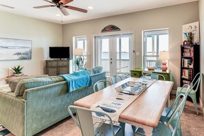 TV, books - Gulf Shores Gem w/ Beachfront Patio & Sunset Pier! (Gulf Shores)
