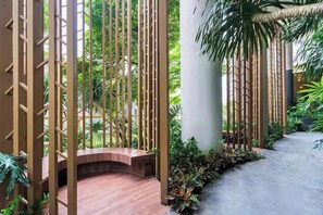 Familie suite, 3 slaapkamers, toegang tot de clublounge, uitzicht op stad | Lakens van Egyptisch katoen, luxe beddengoed, donzen dekbedden