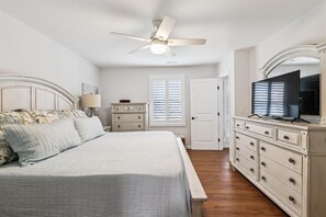 2 عدّة غرف نوم ومكواة/لوح كي وواي فاي وملاءات أسرّة