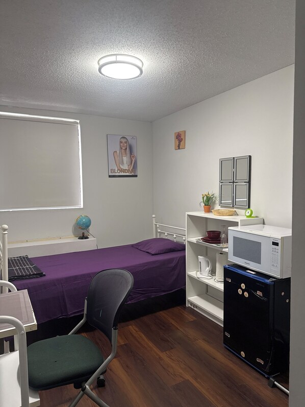 Iron/ironing board, WiFi