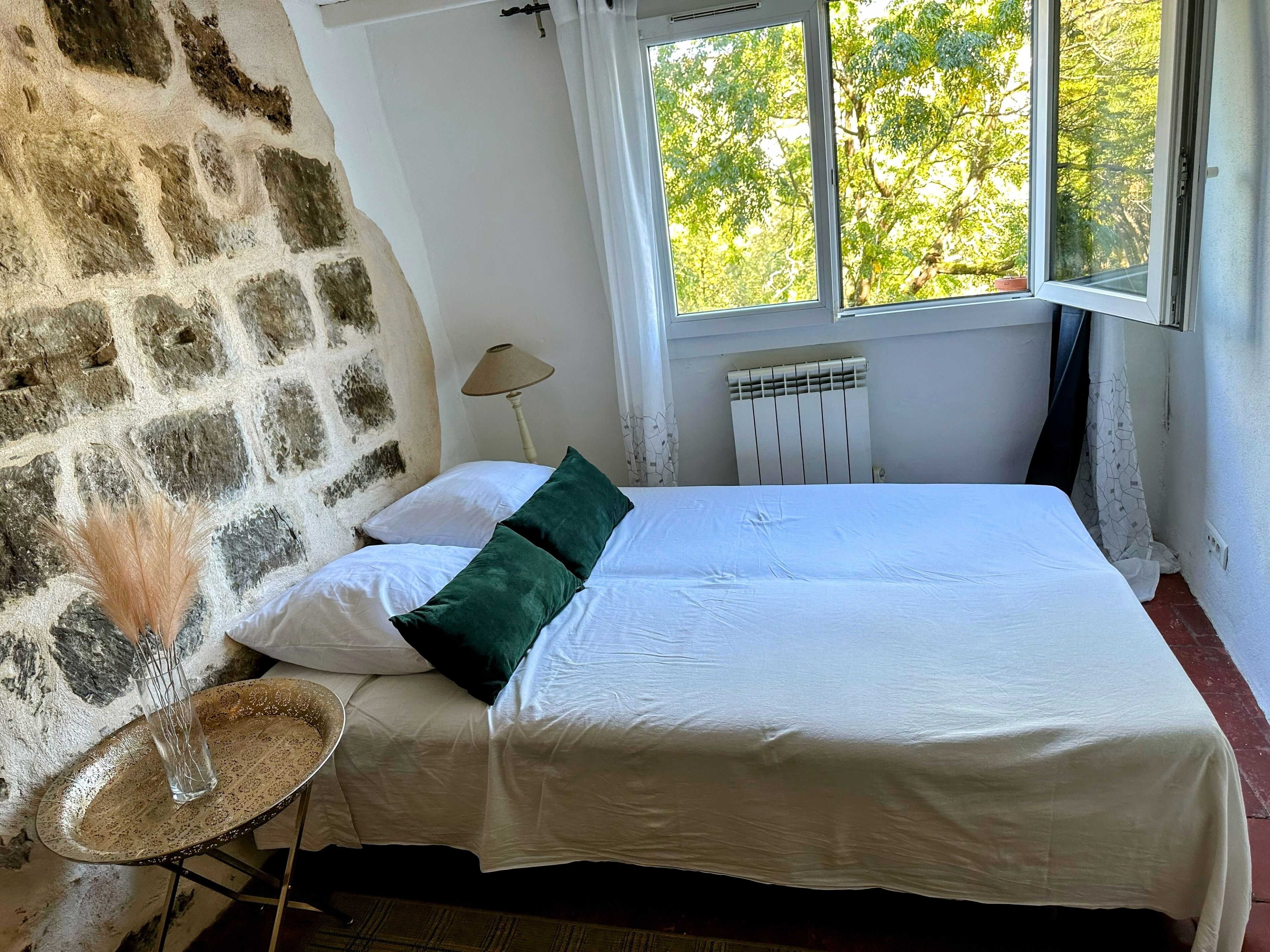 1 chambre, fer et planche à repasser, Wi-Fi, draps fournis