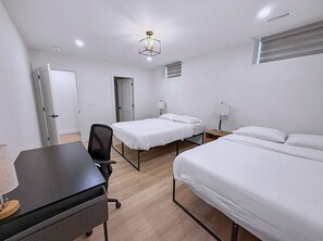 2 عدّة غرف نوم وواي فاي وملاءات أسرّة