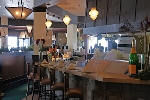 Bar (on property) - Thanksgiving in Aspen Ski-In/Ski-Out Ritz-Carlton 3BR Residence Sleeps 8 (Aspen)