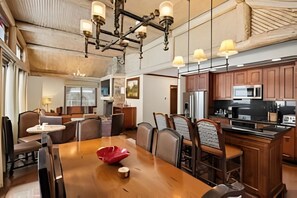 Dining - Thanksgiving in Aspen Ski-In/Ski-Out Ritz-Carlton 3BR Residence Sleeps 8 (Aspen)