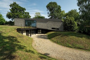 Exterior - Pass the Keys | Bond-villain Style Home, with Panoramic Views (Newbury)