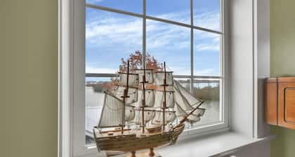 Waterfront in Buckeye Lake: THE Lakehouse