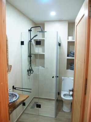 Dusche, Handtücher, Seife, Shampoo