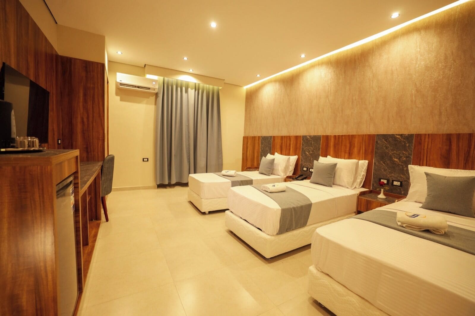 Family Studio | Minibar, in-room safe, desk, soundproofing