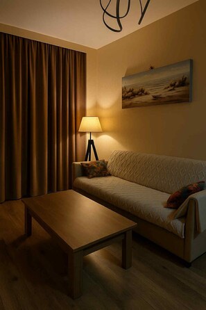 Televisión y chimenea 