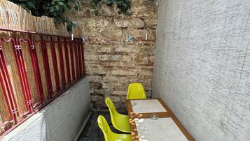 家庭公寓式客房, 阳台, 花园景观 | 阳台