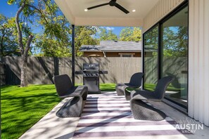 Terrace/patio - Walkable Lady Bird East ATX Home for 8 | Near Chavez, Nightlife, Trails & More (Austin)