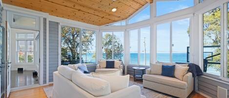 Smart TV, fireplace, table tennis, printers