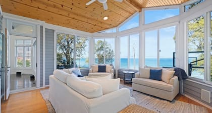 Lake Shore Living - lakefront, pool, sleeps 16